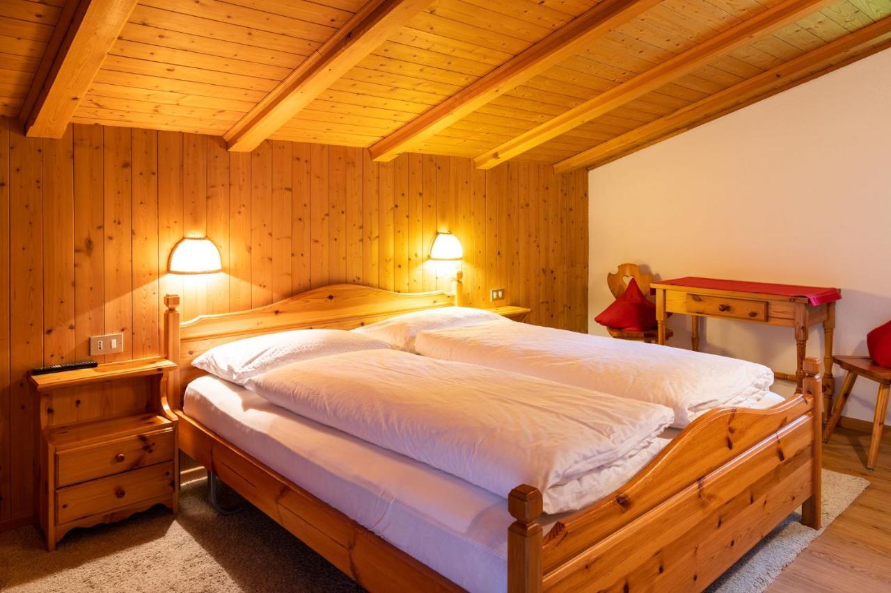 Garni Juri Bed & Breakfast La Villa  Exterior photo